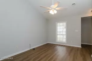 819 Varsity Dr, Wilmington, NC 28403 - Photo 4