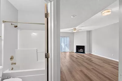4240 Wilshire Boulevard #202e, Wilmington, NC 28403 - Photo 14