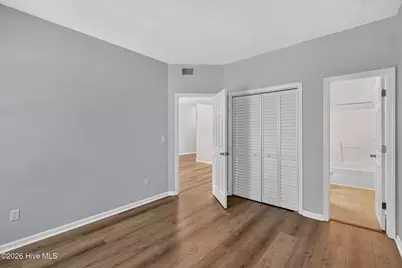 4240 Wilshire Boulevard #202e, Wilmington, NC 28403 - Photo 10