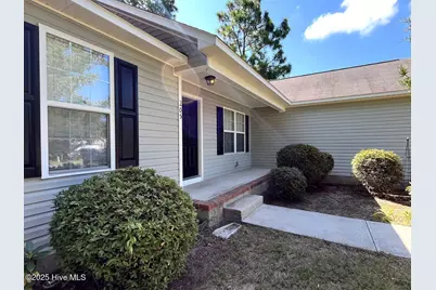 205 Woodgreen Lane, Aberdeen, NC 28315 - Photo 2
