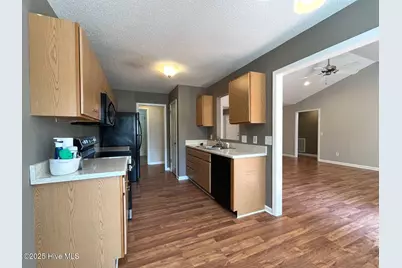 205 Woodgreen Lane, Aberdeen, NC 28315 - Photo 12