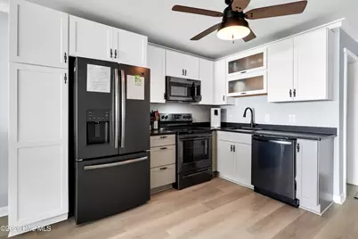 918 N Carolina Beach Avenue N #Unit 3c, Carolina Beach, NC 28428 - Photo 8