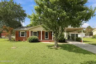 1624 New Bern St, Newport, NC 28570 - Photo 2
