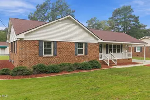 1120 Par Three Dr S, Wilson, NC 27893 - Photo 2