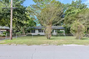 519 Oak Ln, Jacksonville, NC 28540 - Photo 2