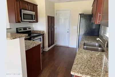 505 New Hanover Trail, Jacksonville, NC 28546 - Photo 2