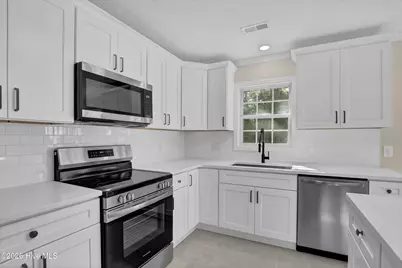 1643 Chadwick Shores Drive, Sneads Ferry, NC 28460 - Photo 10