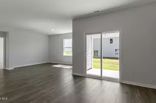 324 Maddox Dr, Aberdeen, NC 28315 - Photo 8