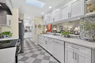 1425 Suncourt Villa Dr, Wilmington, NC 28409 - Photo 8