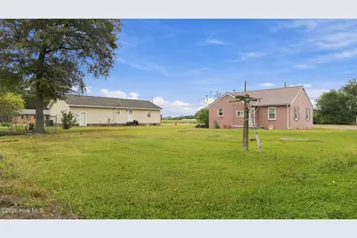 305 N Charles Street, La Grange, NC 28551 - Photo 8