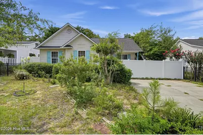121 NE 6th Street, Oak Island, NC 28465 - Photo 2