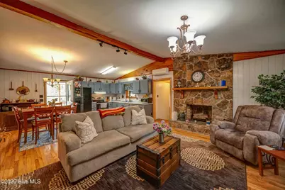 94 W Memorial Drive, Andrews, NC 28901 - Photo 6