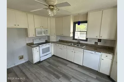 110 Stillwater Court, New Bern, NC 28562 - Photo 2
