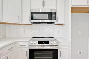 305 Birmingham Ave, Carolina Beach, NC 28428 - Photo 10