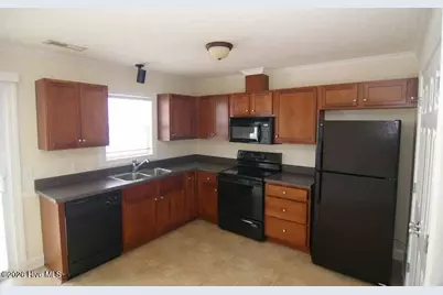 4230 Dudleys Grant Drive #B, Winterville, NC 28590 - Photo 4