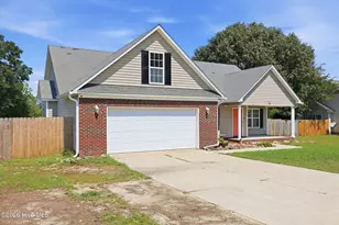 205 Bonney Ln, Fayetteville, NC 28306 - Photo 2