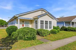 928 S 10th St, Wilmington, NC 28401 - Photo 1