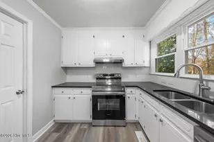 210 N Monroe Ave, Sanford, NC 27330 - Photo 8