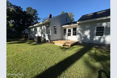303 Dallas Avenue, Lake Waccamaw, NC 28450 - Photo 26