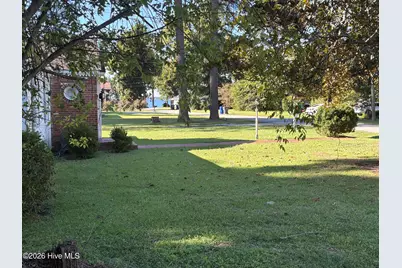 303 Dallas Avenue, Lake Waccamaw, NC 28450 - Photo 34