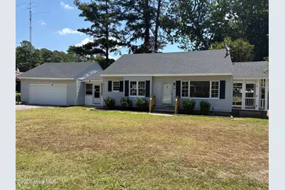 303 Dallas Avenue, Lake Waccamaw, NC 28450 - Photo 2