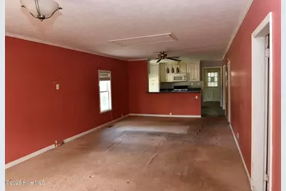 114 S Gillespie Street, Elizabethtown, NC 28337 - Photo 2