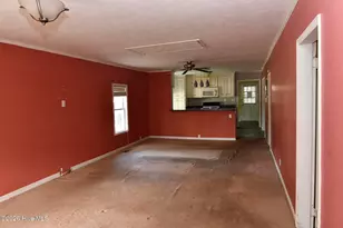 114 S Gillespie St, Elizabethtown, NC 28337 - Photo 2