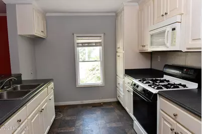 114 S Gillespie Street, Elizabethtown, NC 28337 - Photo 4