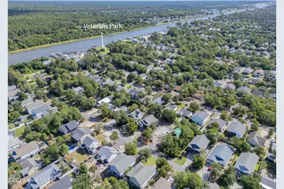136 NE 12th Street, Oak Island, NC 28465 - Photo 4