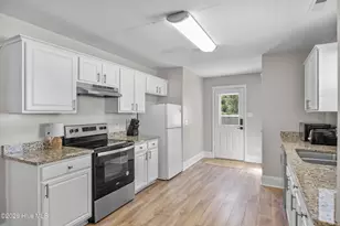 1112 S 10th St, Wilmington, NC 28401 - Photo 6