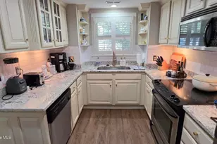 1310 Ann St, Beaufort, NC 28516 - Photo 14