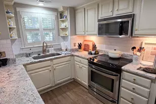 1310 Ann St, Beaufort, NC 28516 - Photo 2