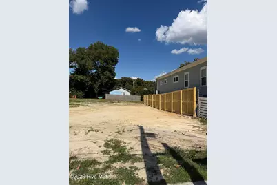 2209 Gibson Avenue, Wilmington, NC 28403 - Photo 2
