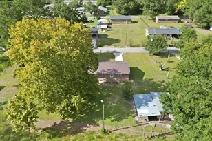 109 E Walnut St, Bladenboro, NC 28320 - Photo 44