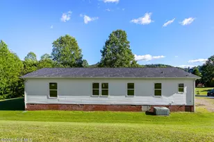 258 Bobcat Ln, Warne, NC 28909 - Photo 2