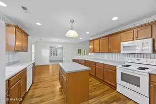 705 Sea Castle Ct, Wilmington, NC 28412 - Photo 14