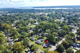 1215 N Respess St, Washington, NC 27889 - Photo 2