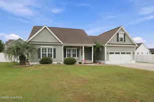 203 Coldwater Dr, Swansboro, NC 28584 - Photo 2