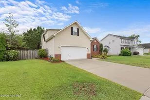 906 Savannah Dr, Jacksonville, NC 28546 - Photo 2