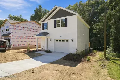 215 E Moore Street, Robbins, NC 27325 - Photo 2