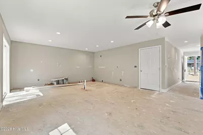215 E Moore Street, Robbins, NC 27325 - Photo 6