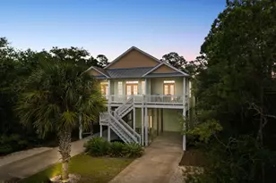 122 NE 12th St, Oak Island, NC 28465 - Photo 2