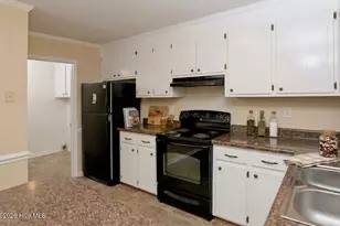 1111 Grovemont Dr, Greenville, NC 27834 - Photo 6