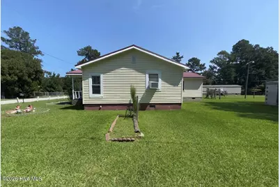 135 Larry Avenue, Pollocksville, NC 28573 - Photo 2