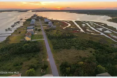 318 Waterway Drive, Sneads Ferry, NC 28460 - Photo 4