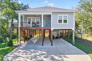 101 SE 14th St, Oak Island, NC 28465 - Photo 2