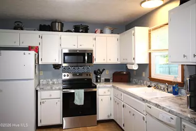 216 Ashwood Court, Havelock, NC 28532 - Photo 6