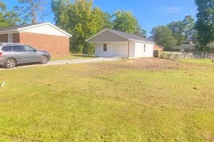 1406 Mockingbird Ln, New Bern, NC 28562 - Photo 2