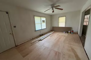 209 Peaks St, Williamston, NC 27892 - Photo 2