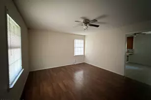 105 New St, Williamston, NC 27892 - Photo 8